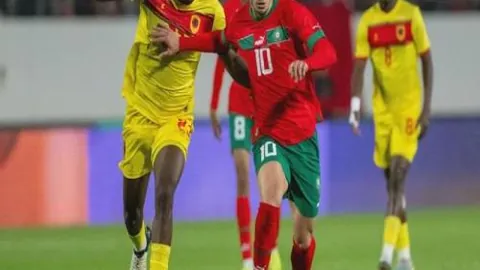 埃梅裏：逆境中蓄势待发，重温对曼城激战风采！